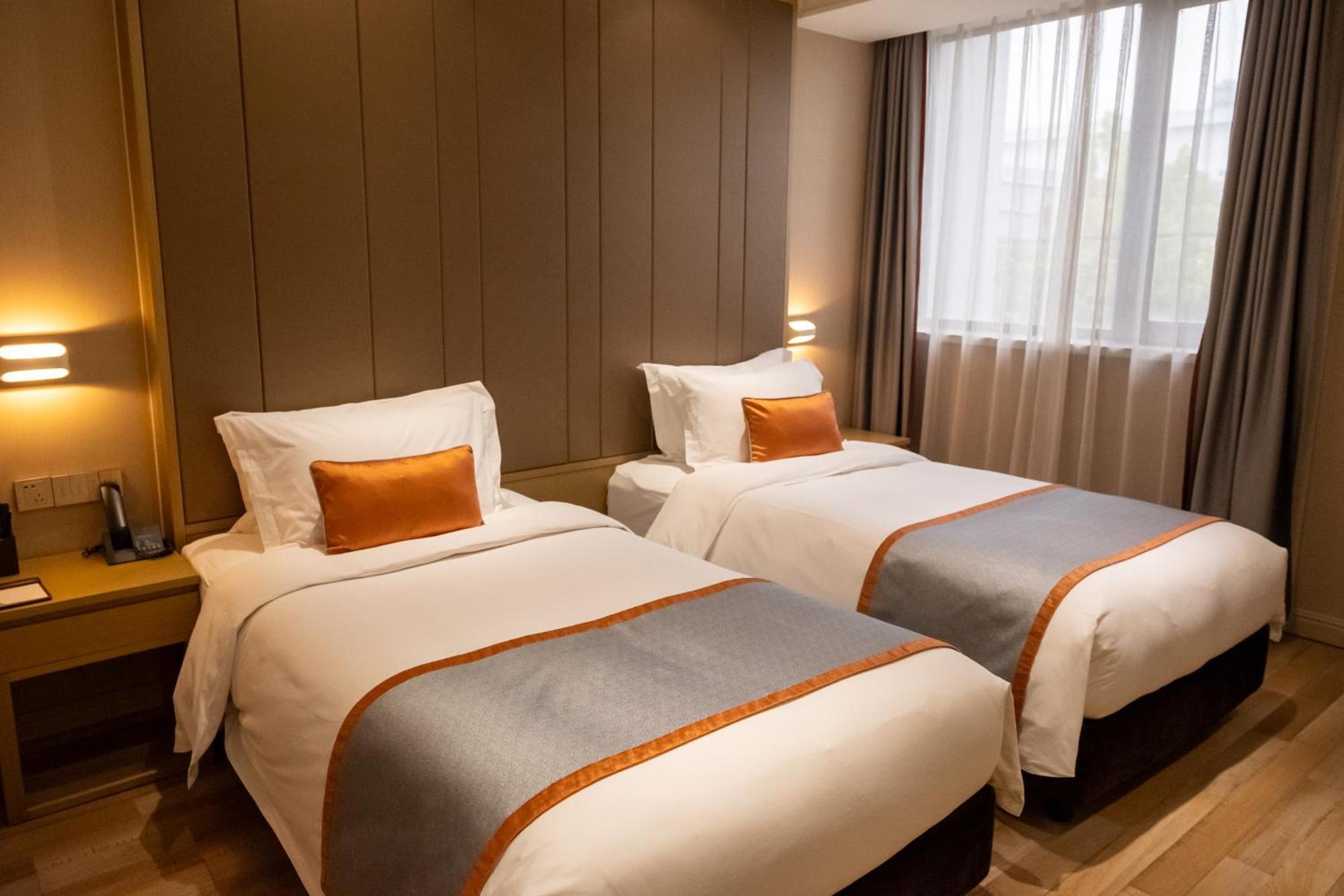 Shanghai-Deco Hotel-Free Shuttle Bus To Pudong Airport And Disneyland Kültér fotó