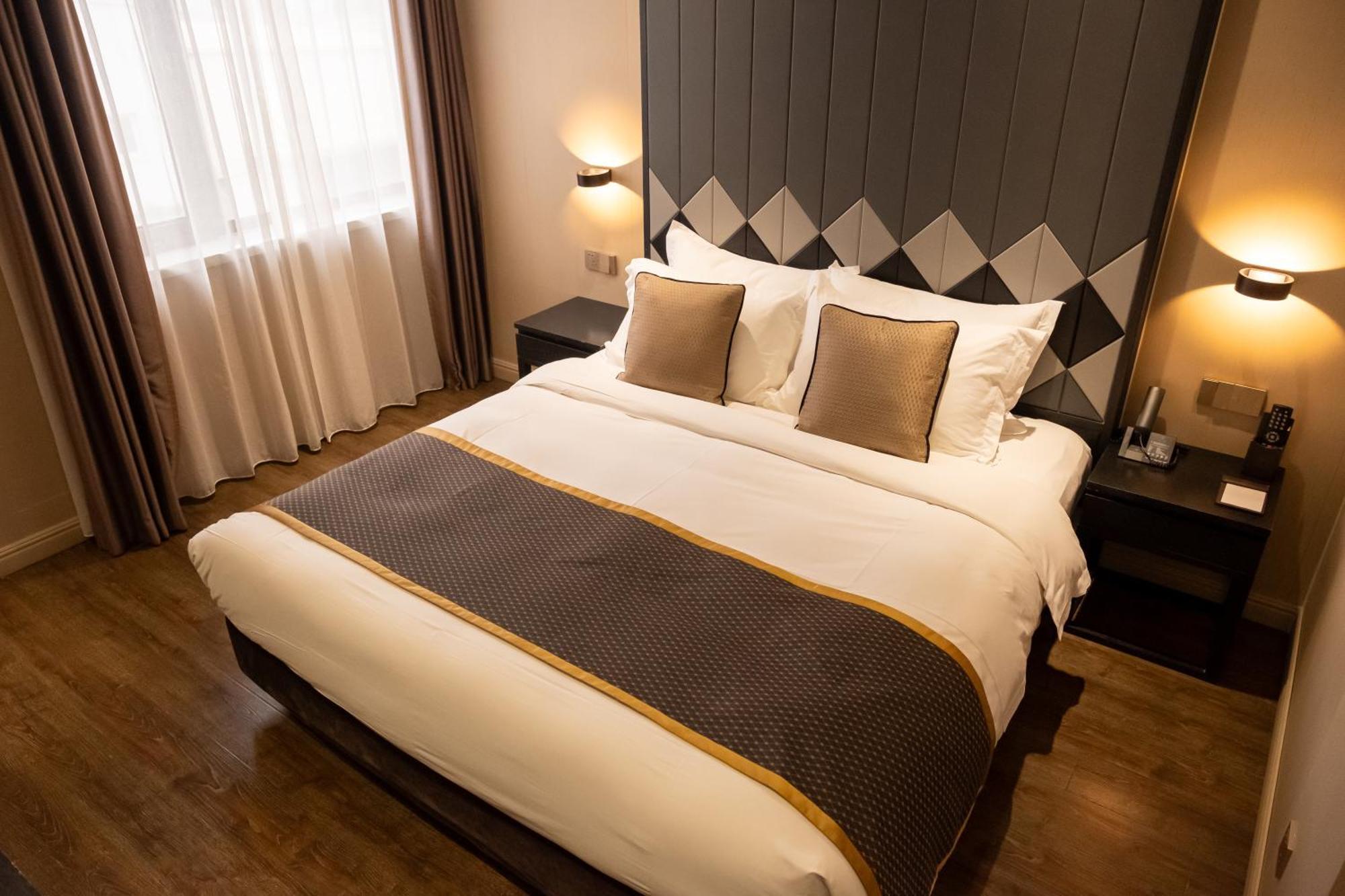 Shanghai-Deco Hotel-Free Shuttle Bus To Pudong Airport And Disneyland Kültér fotó
