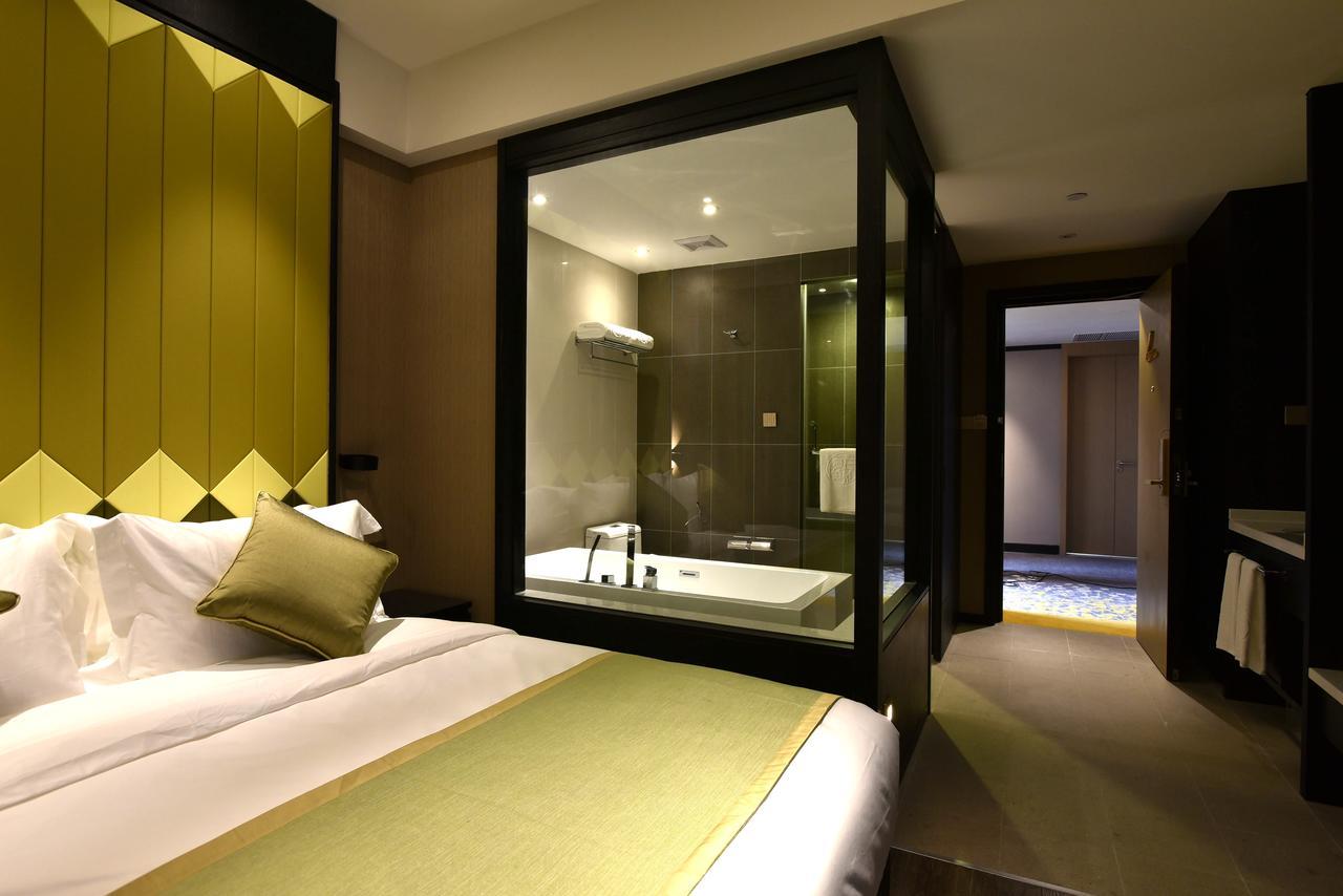 Shanghai-Deco Hotel-Free Shuttle Bus To Pudong Airport And Disneyland Kültér fotó